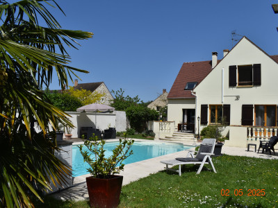 GRANDE VILLA AVEC PISCINE ET JARDIN PAYSAGE 7 PIECES PARFAIT ETAT